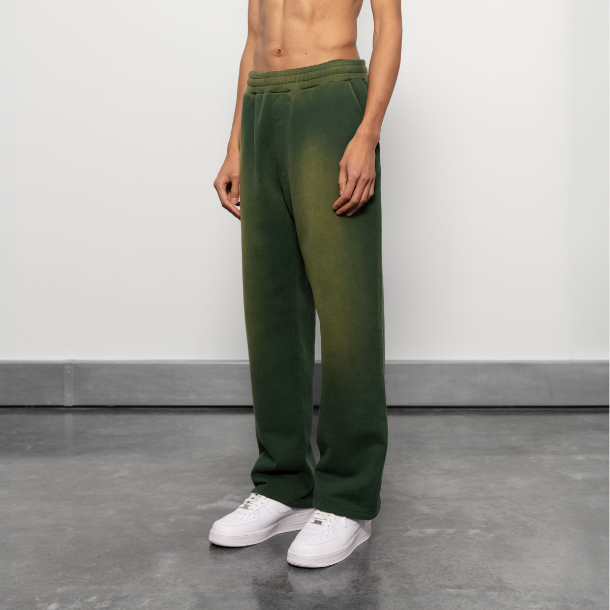 STRAIGHT LEG SWEATPANTS SUN-FADED SAGE